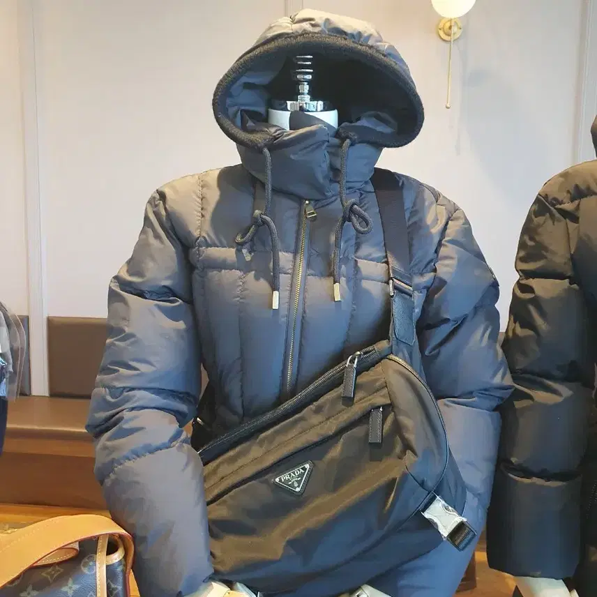몽클레르 몽클레어 에스톰 버티컬퀼팅 후드 쇼트 다운 재킷 사진 2
