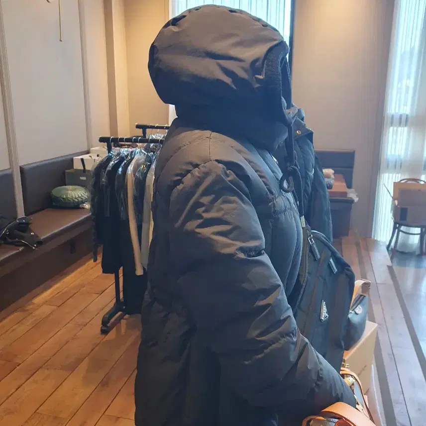 몽클레르 몽클레어 에스톰 버티컬퀼팅 후드 쇼트 다운 재킷 사진 3