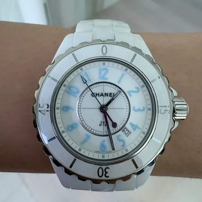 샤넬 J12 화이트 시계 한정판 (정품) 33mm 사진 1