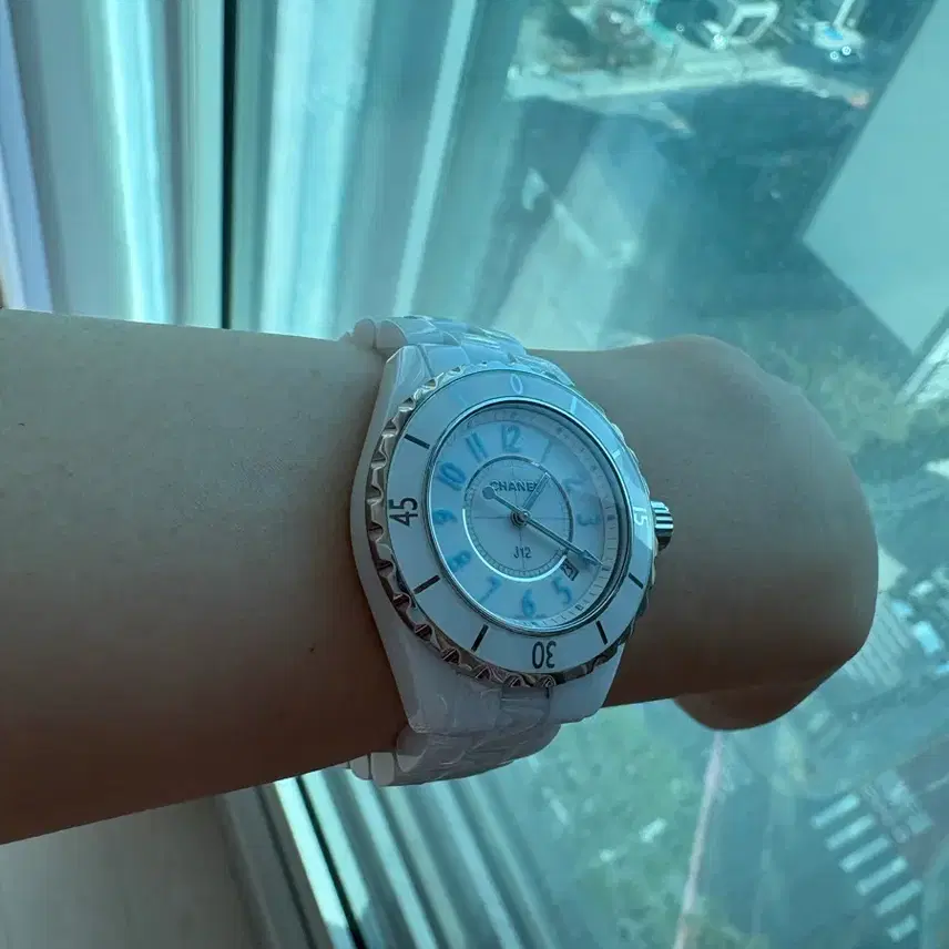샤넬 J12 화이트 시계 한정판 (정품) 33mm 사진 3