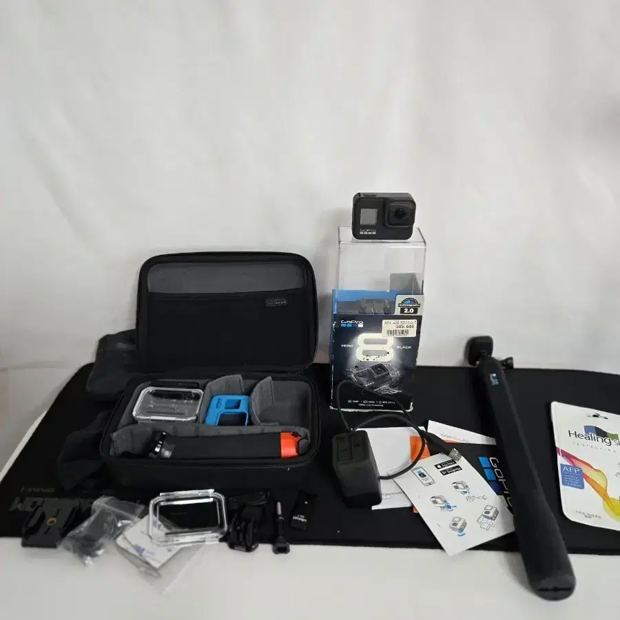 고프로 HERO8 블랙 풀세트 배터리3개 256GB 메모리카드 셀카봉 상태최상 고프로8