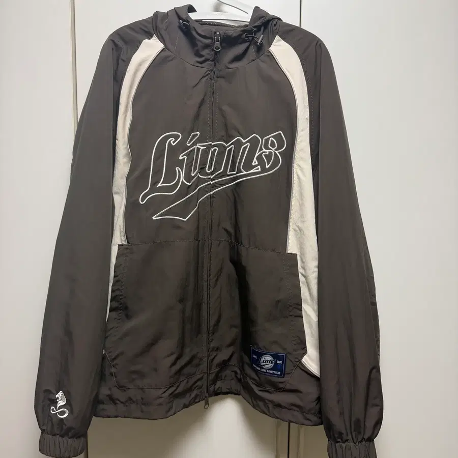 삼성라이온즈 에잇세컨즈 후드재킷 브라운