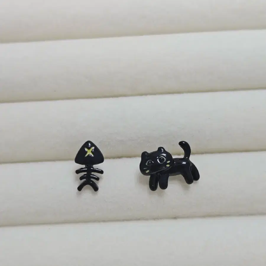 한정판 세라믹 고양이 은침 귀걸이