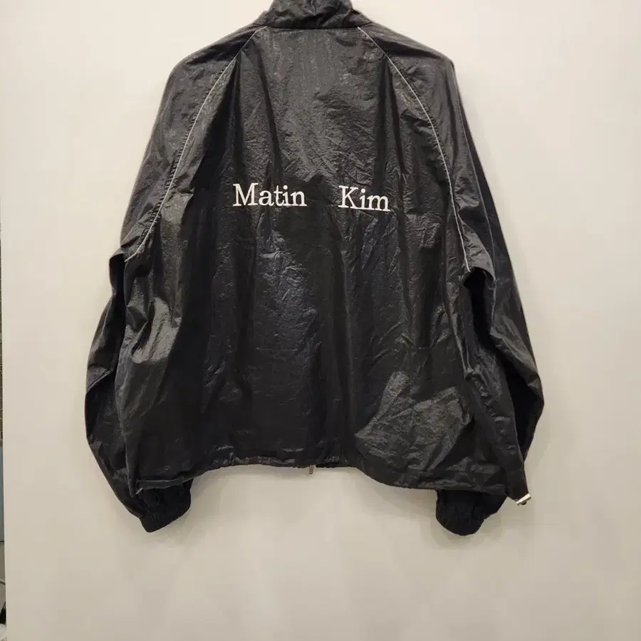 마뗑킴 로고 코팅 점퍼