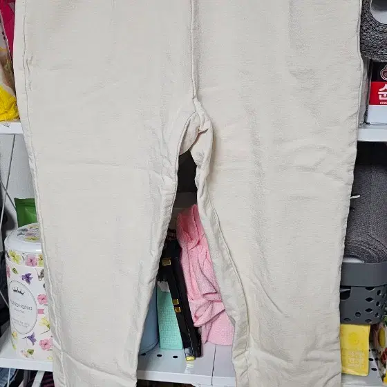 여성 베이지색 약기모 바지