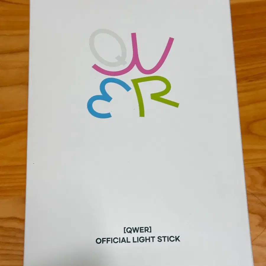 QWER 공식응원봉 새제품 판매합니다