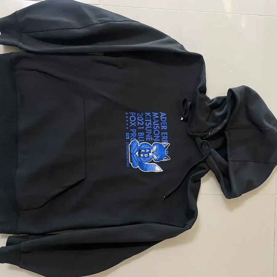 아더에러 메종키츠네 후드 티셔츠 블랙
