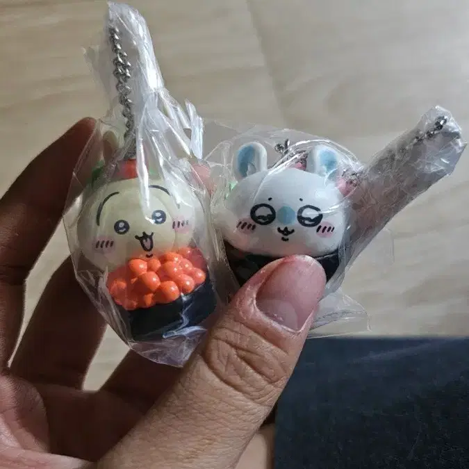 먼작귀 치이카와 모몽가 스시 키링