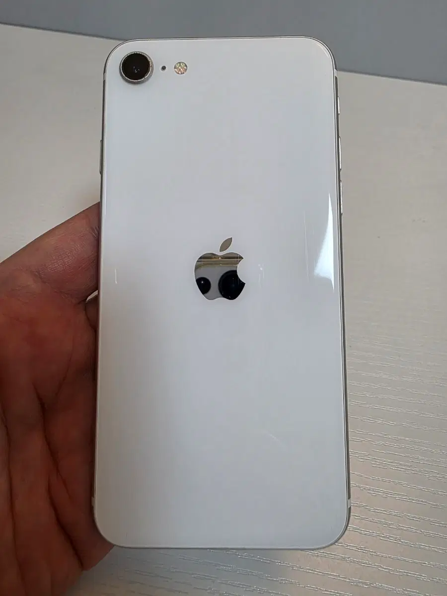 iPhone SE2 64G clean used phone