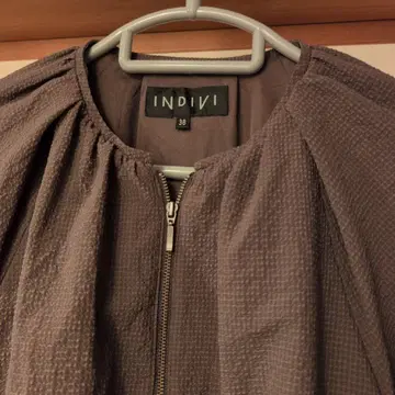 INDIVI 브라운 지퍼 블루종