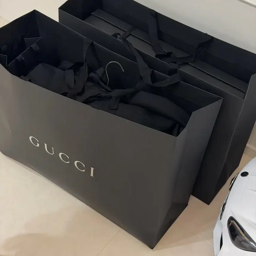 구찌 블랙 퍼 트리밍 패딩 코트 Gucci 2026 fW 사진 5