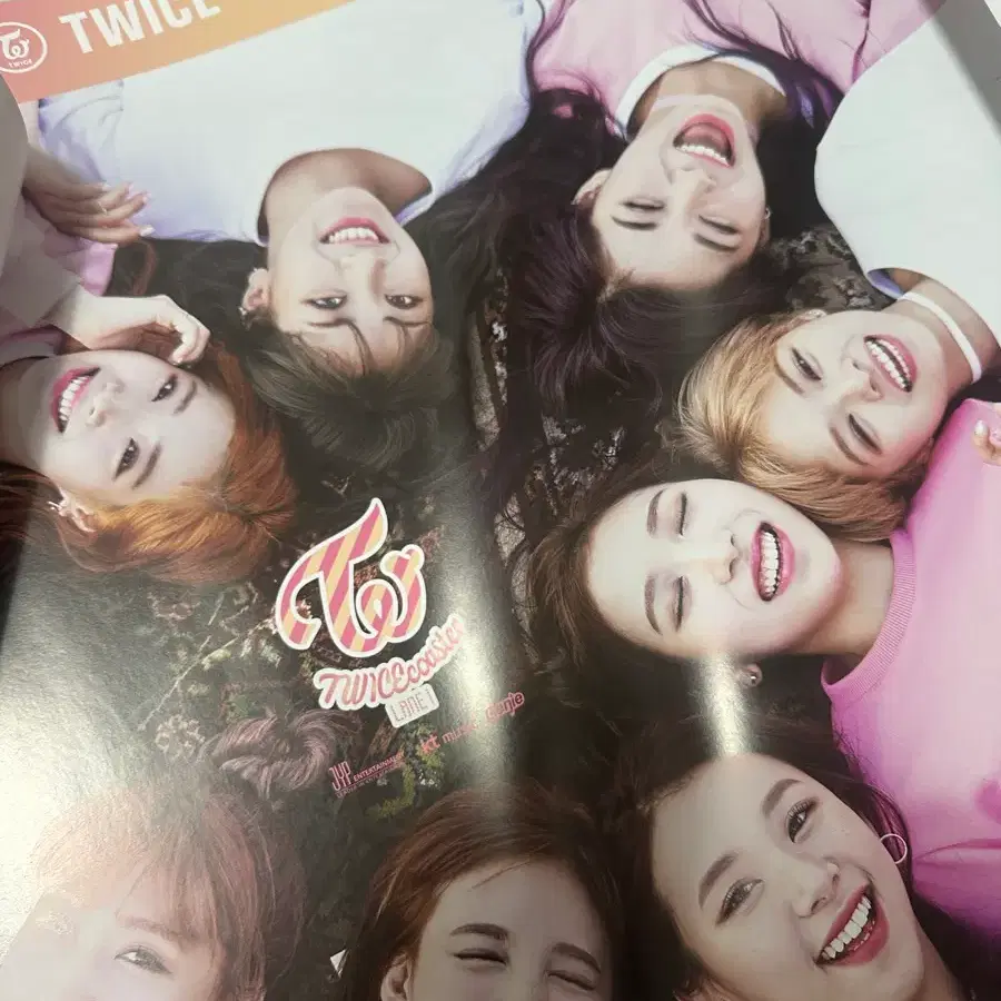 트와이스 포스터 합본