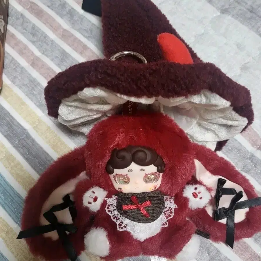밤토끼마녀 레드 (투눈)키링인형