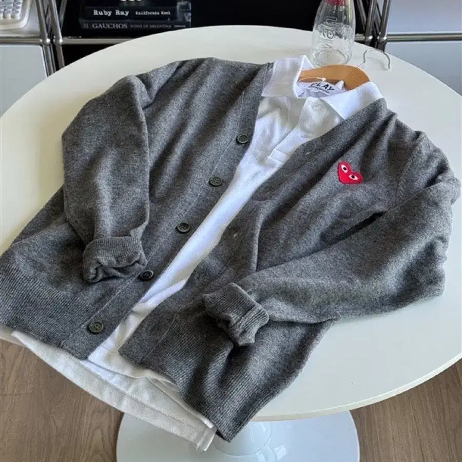꼼데가르송 브이넥 가디건
