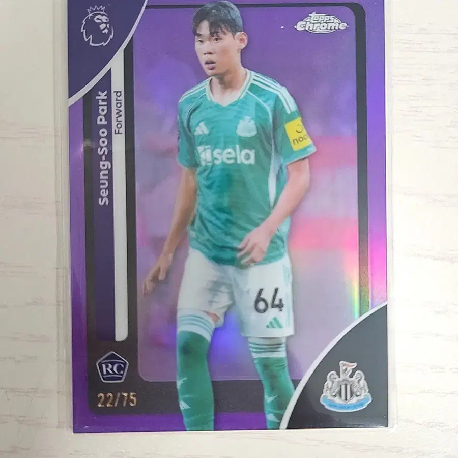 25-26 탑스크롬 EPL 뉴캐슬 박승수 루키 퍼플 75한정 카드