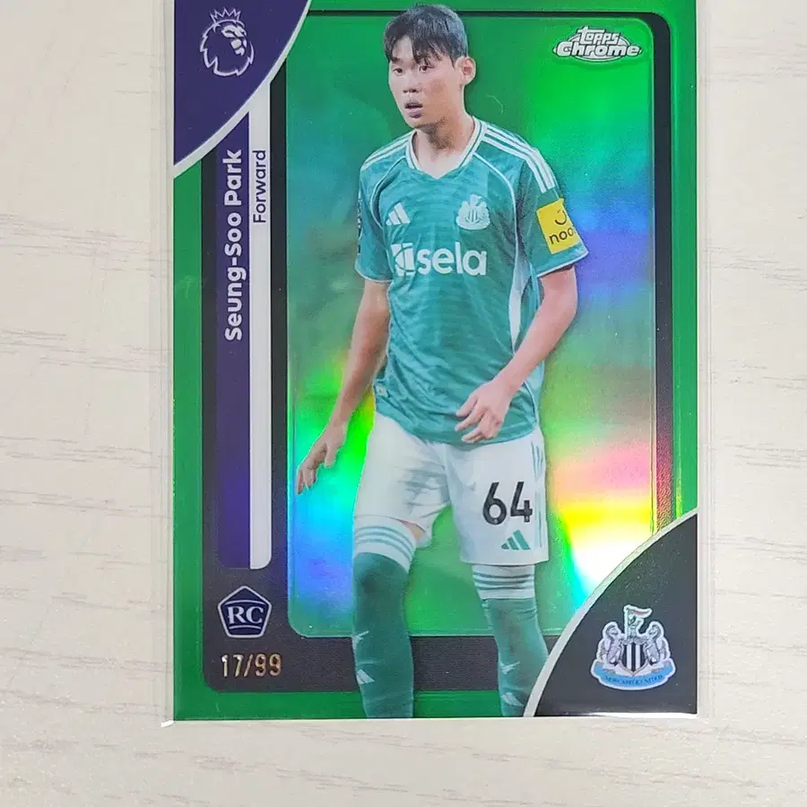 25-26 탑스크롬 EPL 뉴캐슬 박승수 루키 그린 99한정 카드