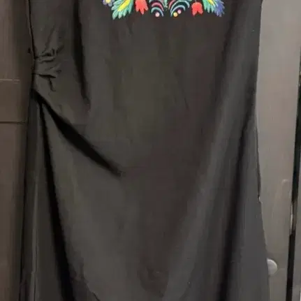 블랙 플라워 자수 민소매 롱 원피스