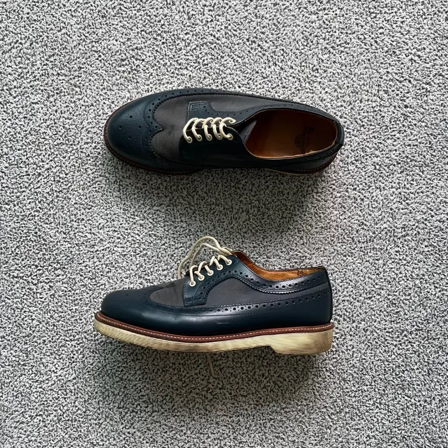 Dr. Martens . 닥터마틴 알프레드 윙팁 (260)