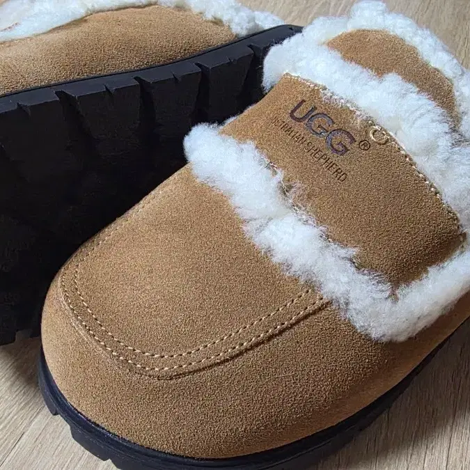 호주 어그 UGG 양털 슬리퍼 체스트넛 약 240mm EU38
