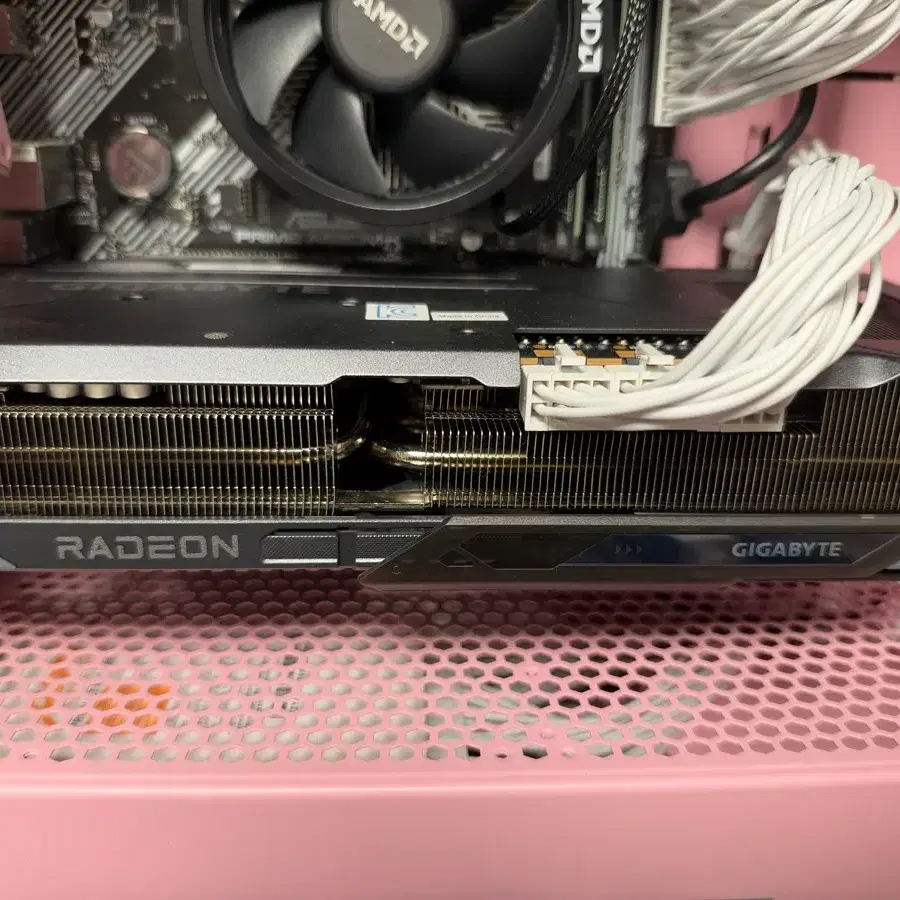 기가바이트 라데온 rx9070 xt 16gb
