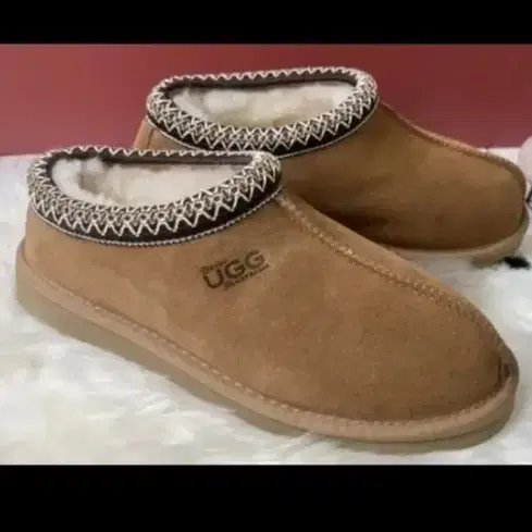 호주 정품 UGG 인디플랫폼 슬리퍼 새상품 39