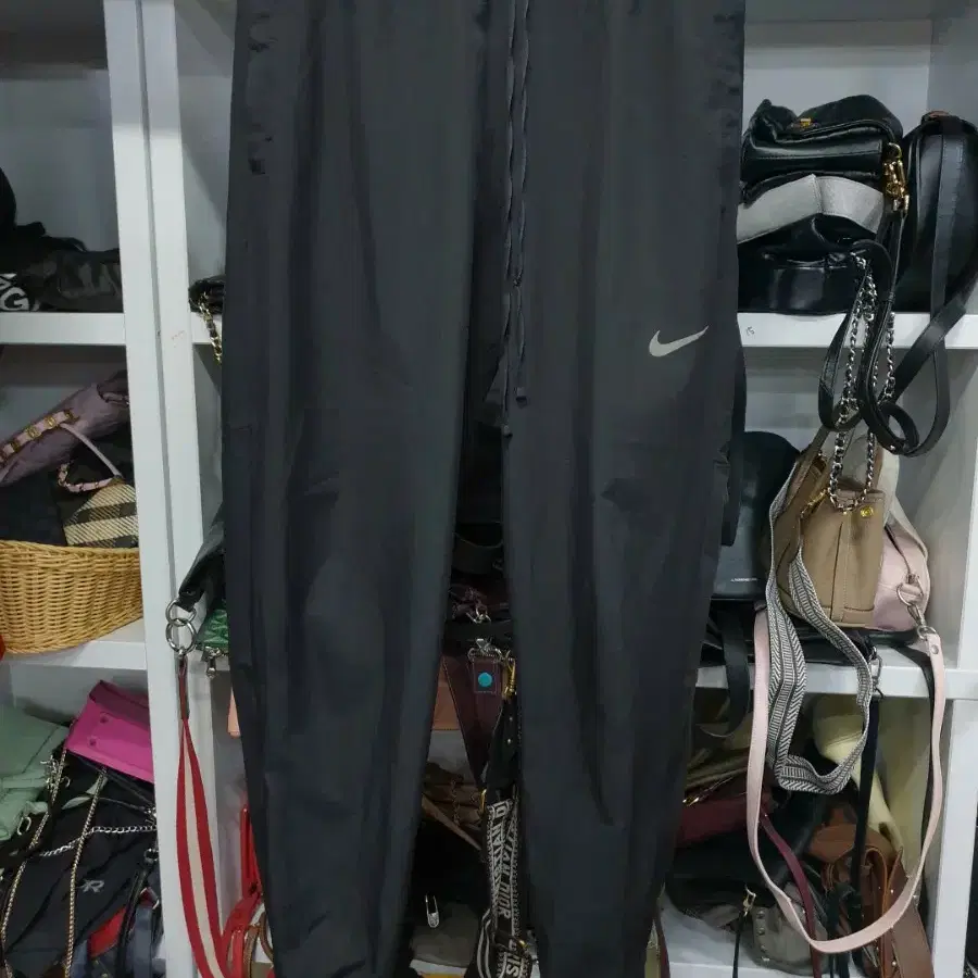 나이키 트레이닝 조거팬츠 M 사진참고 찢어짐