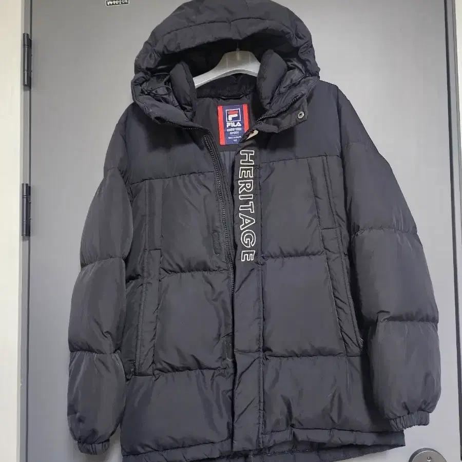 휠라 헤리티지 푸퍼 숏패딩 블랙