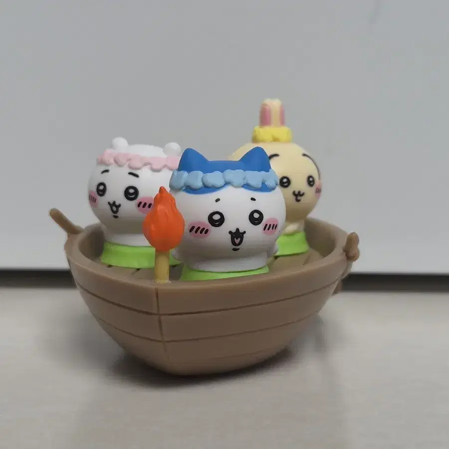 치이카와 인어섬 데스크탑 피규어 가챠 햄냥토 나룻배 하치와레 우사기