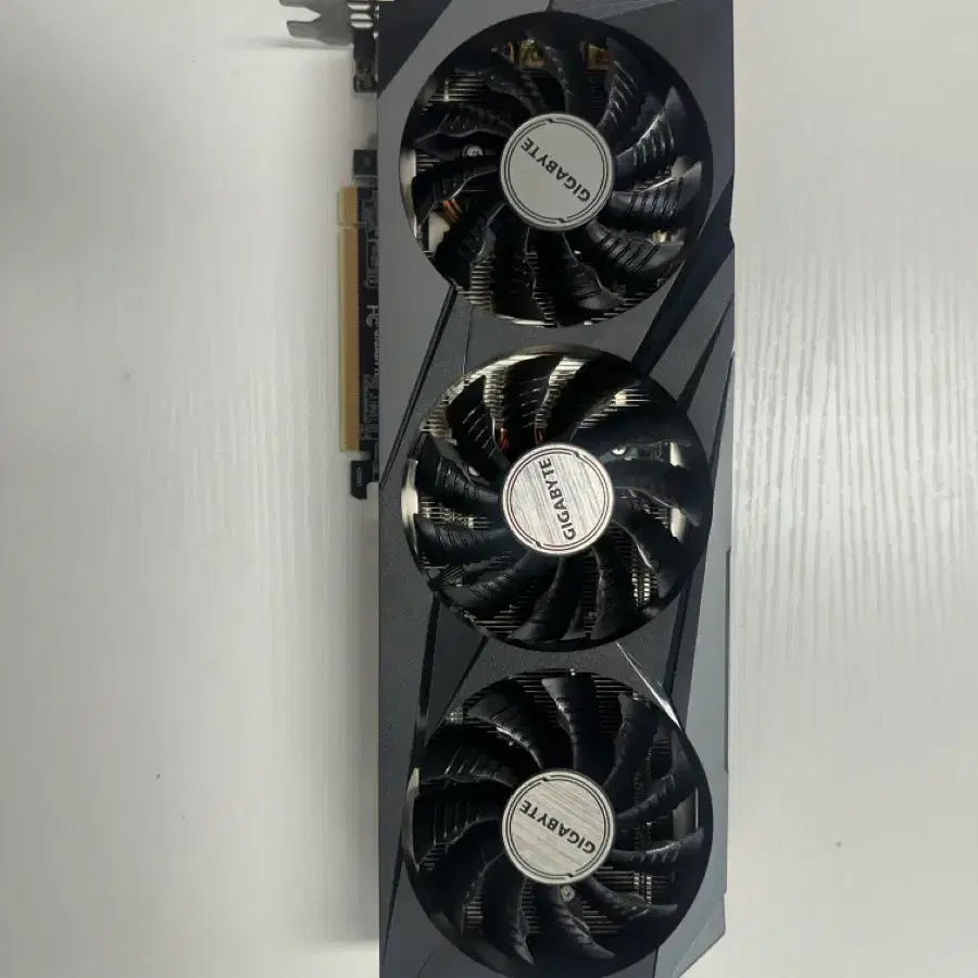 기가바이트 RTX 3070 8G