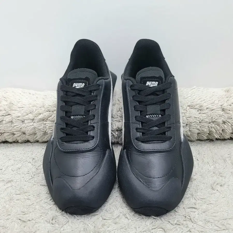 푸마 베이더런 클린 블랙 250