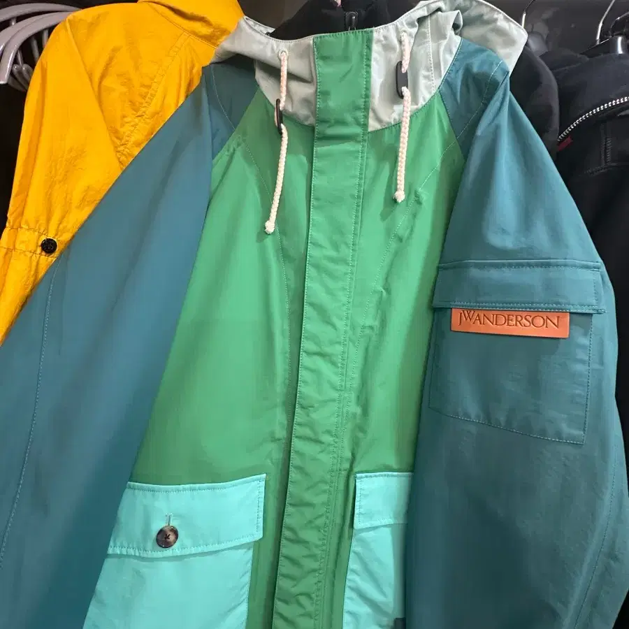 JW앤더슨 컬러블록 바람막이 점퍼