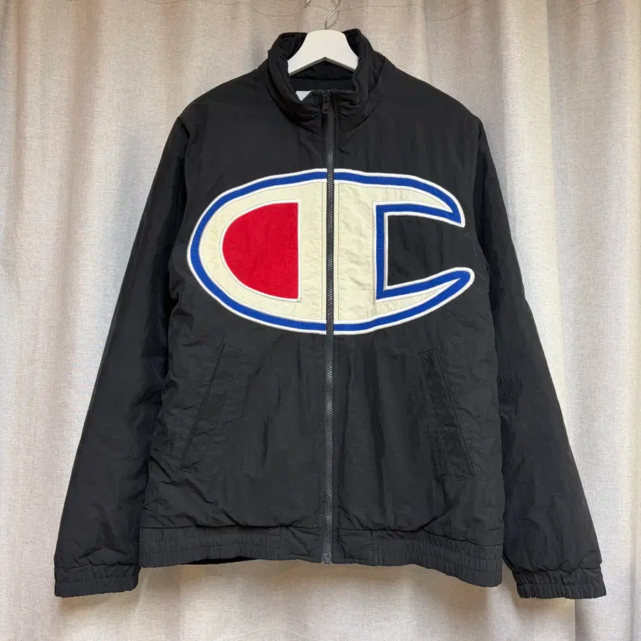 슈프림  챔피온 15FW 빅로고 퍼피 패딩 자켓 블랙 M (실측 L~XL)