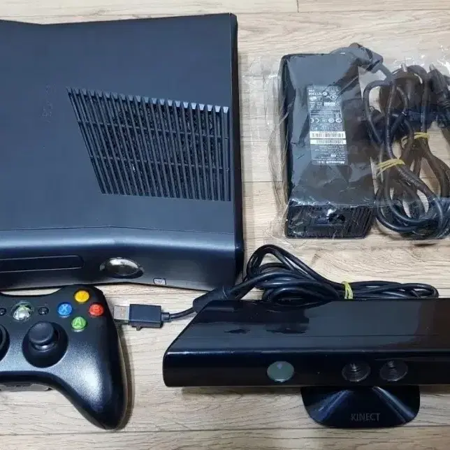 Xbox 360 키넥트 세트 본체 포함