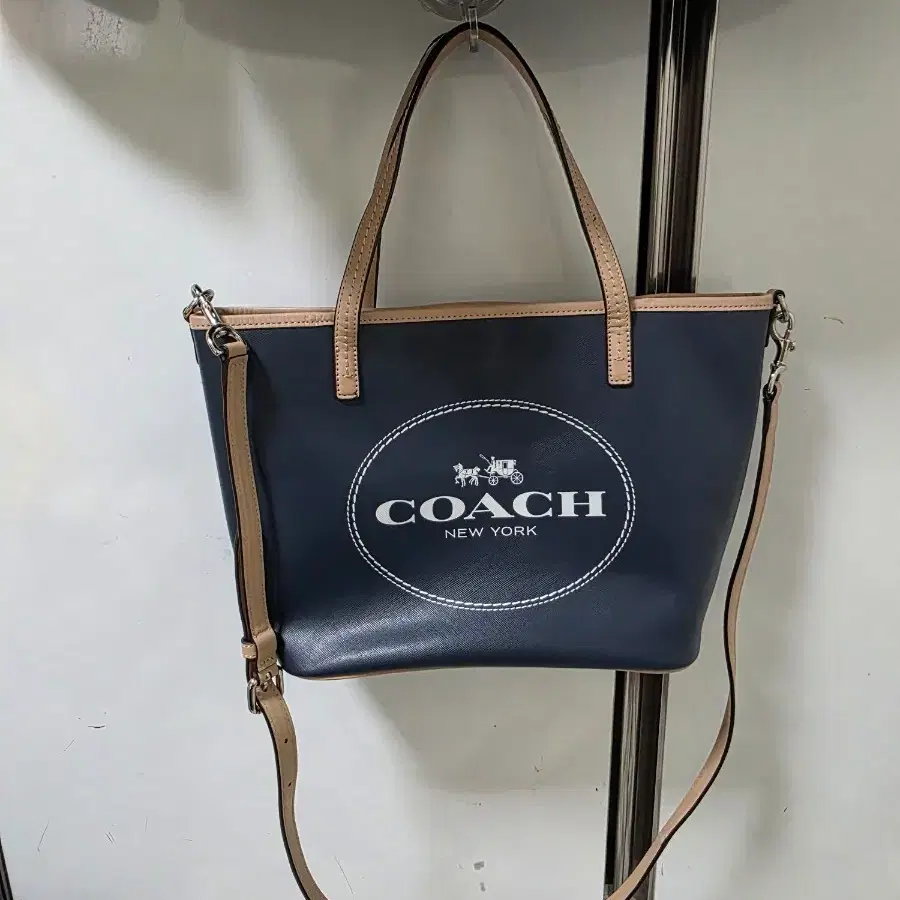 코치 뉴욕 토트백 네이비