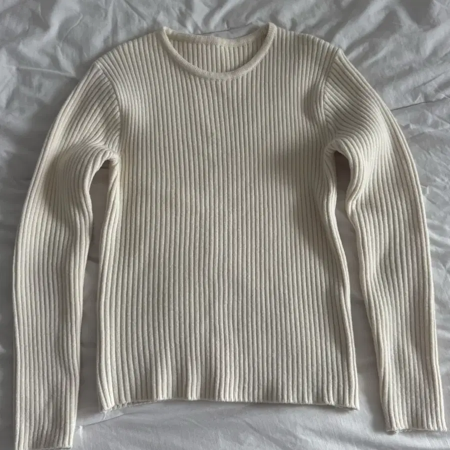 Ribbed round knit