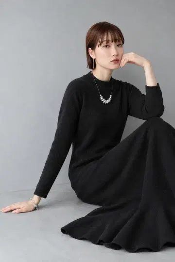AULI 머메이드 하이넥 니트 롱 원피스 블랙 성숙한 페미닌 스타일