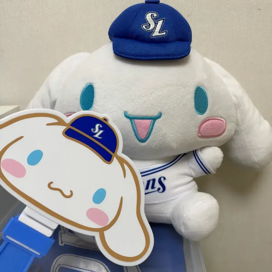 삼성라이온즈 시나모롤 짝짝이 클래퍼 시팅 인형