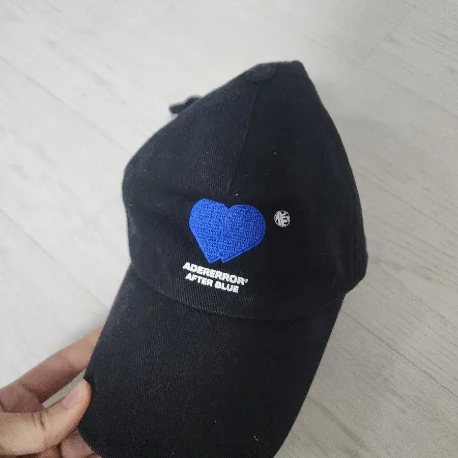 아더에러 트윈하트 로고 볼캡 A2사이즈