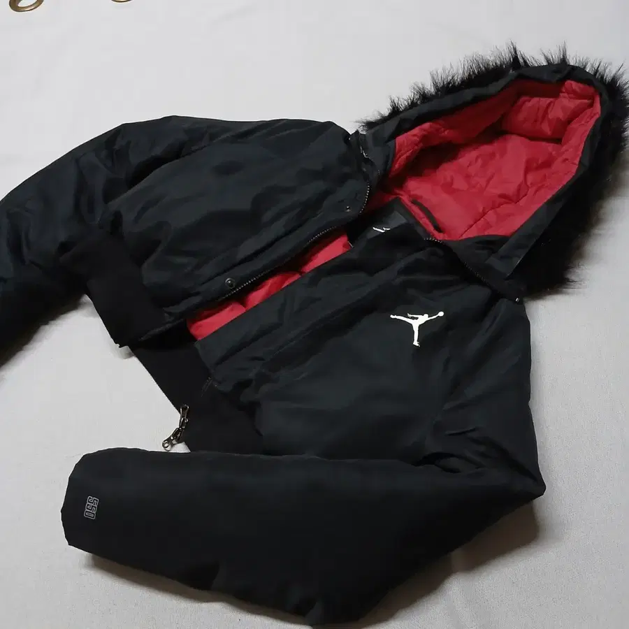 NIKE 조던 크롭 리폼 패딩 다운 자켓