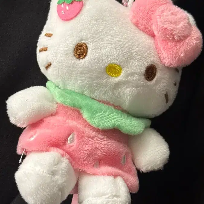 산리오 헬로키티 딸기 인형 키링