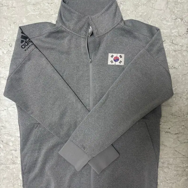 상비군 집업