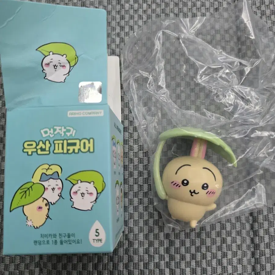 (새상품)치이카와 먼작귀 우산 피규어  우사기