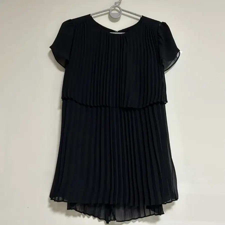 ECOLE DE PARIS 블랙 플리츠 블라우스 55