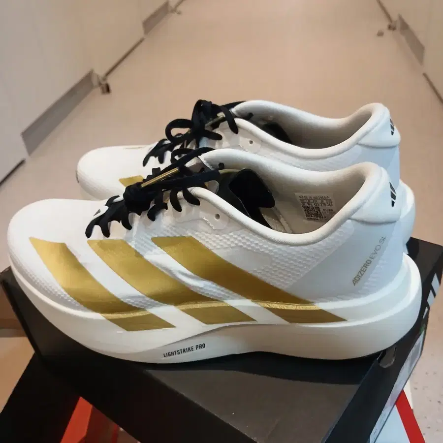 ㅇ새상품 아디다스 아디제로 EVO SL 우븐 M 러닝화 급처분합니다