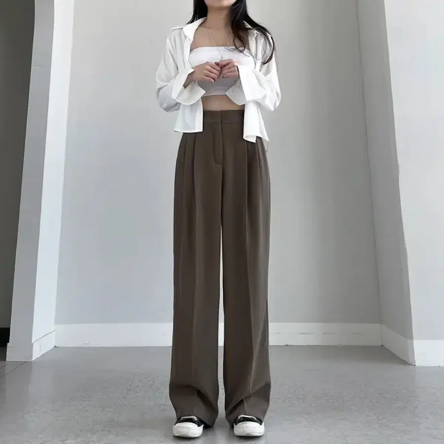핀턱 와이드 슬랙스 브라운
