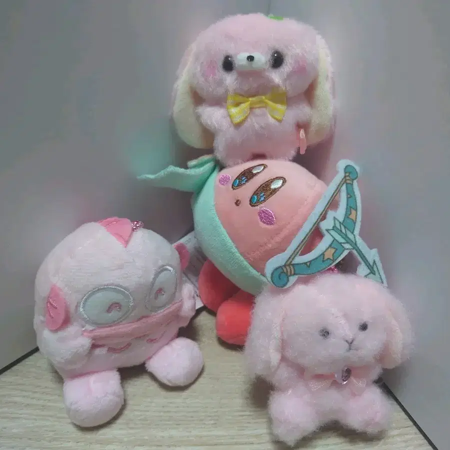 핑크색 일본캐릭터 인형 키링 4개 세트