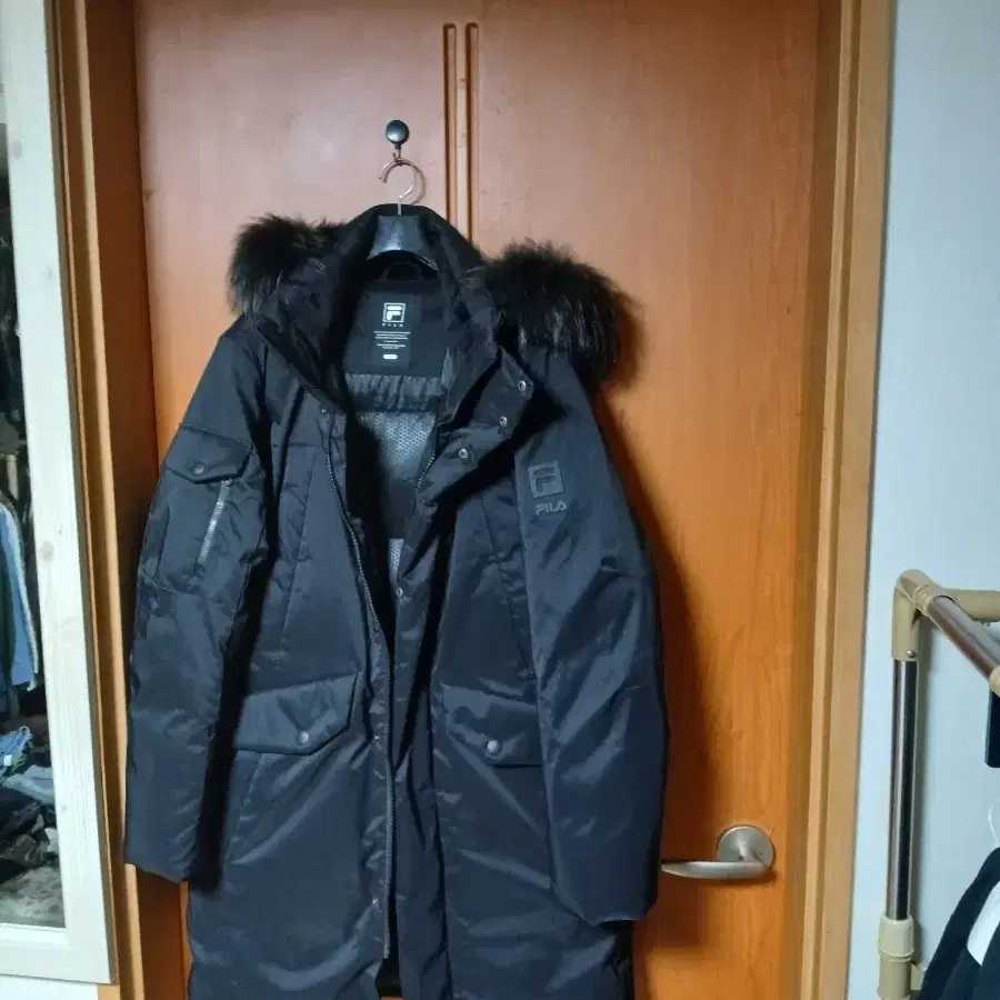 휠라 롱패딩 블랙 퍼 후드