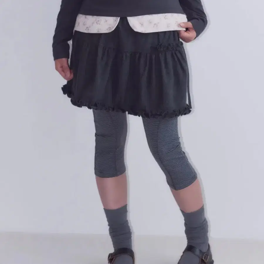[택달린 새상품] 오피쉬 레이어드 러플 스커트 차콜 Layered Ruffle Skirt, Charcoal