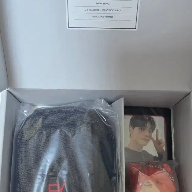 에이티즈 우영 생일 엠디