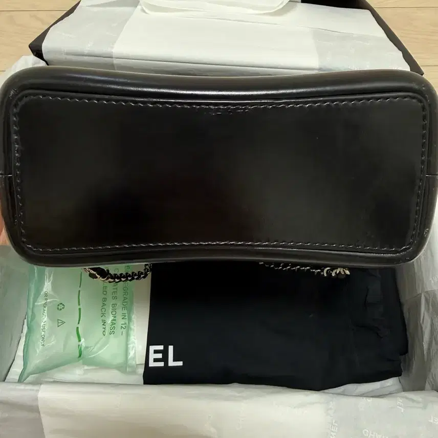 샤넬 가브리엘백팩 스몰 블랙 사진 6